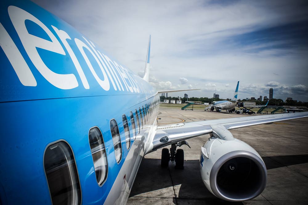 aeroplano aerolinas argentinas in attesa dei passeggeri
