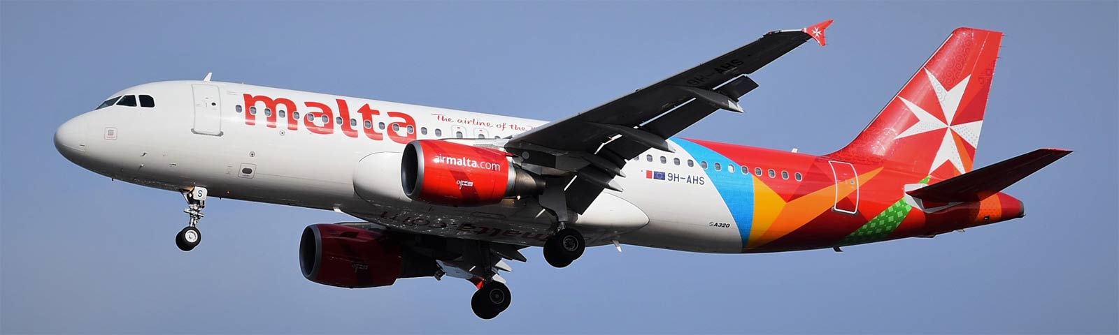 aeroplano in volo della compagnia Air Malta