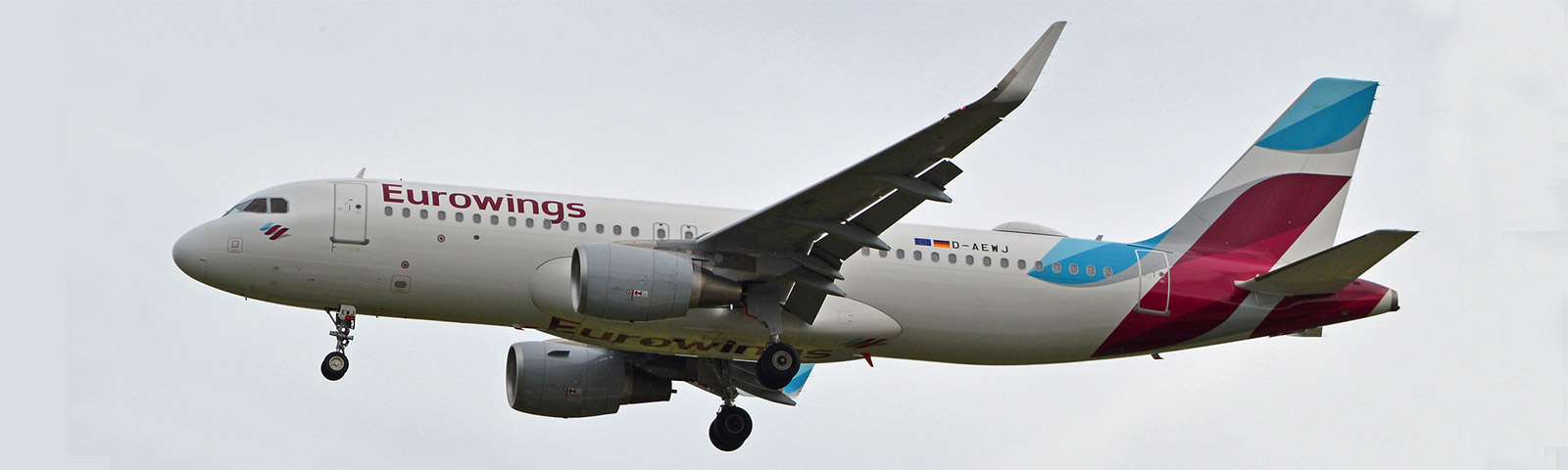 aeroplano in decollo della compagnia eurowings